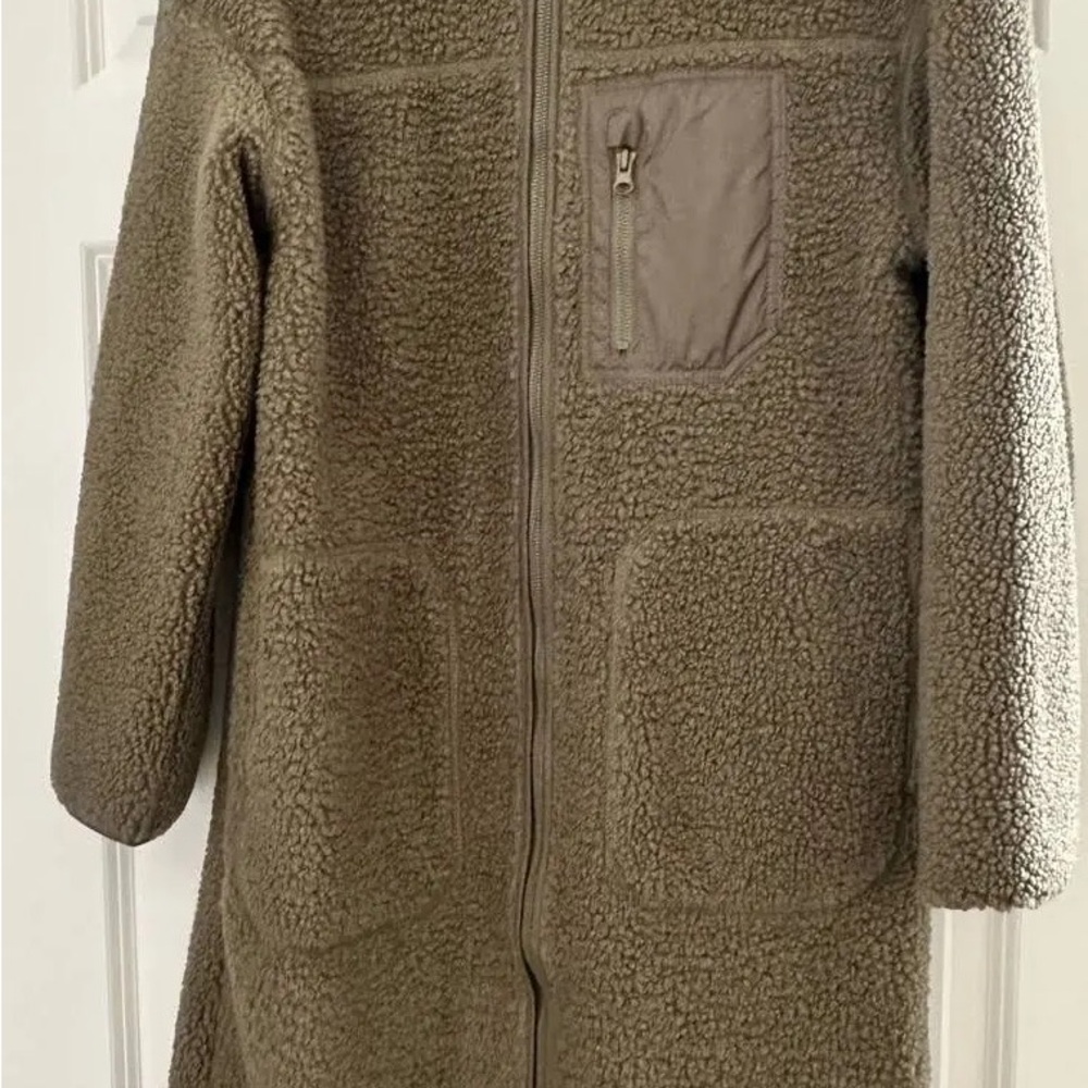 H&M women’s fleece teddy Olive Green Sherpa coat sz. XL